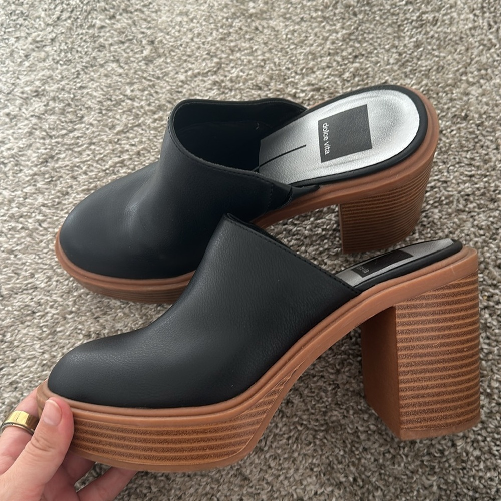 Dolce Vita Black Platform Sandals - Picture 2 of 3